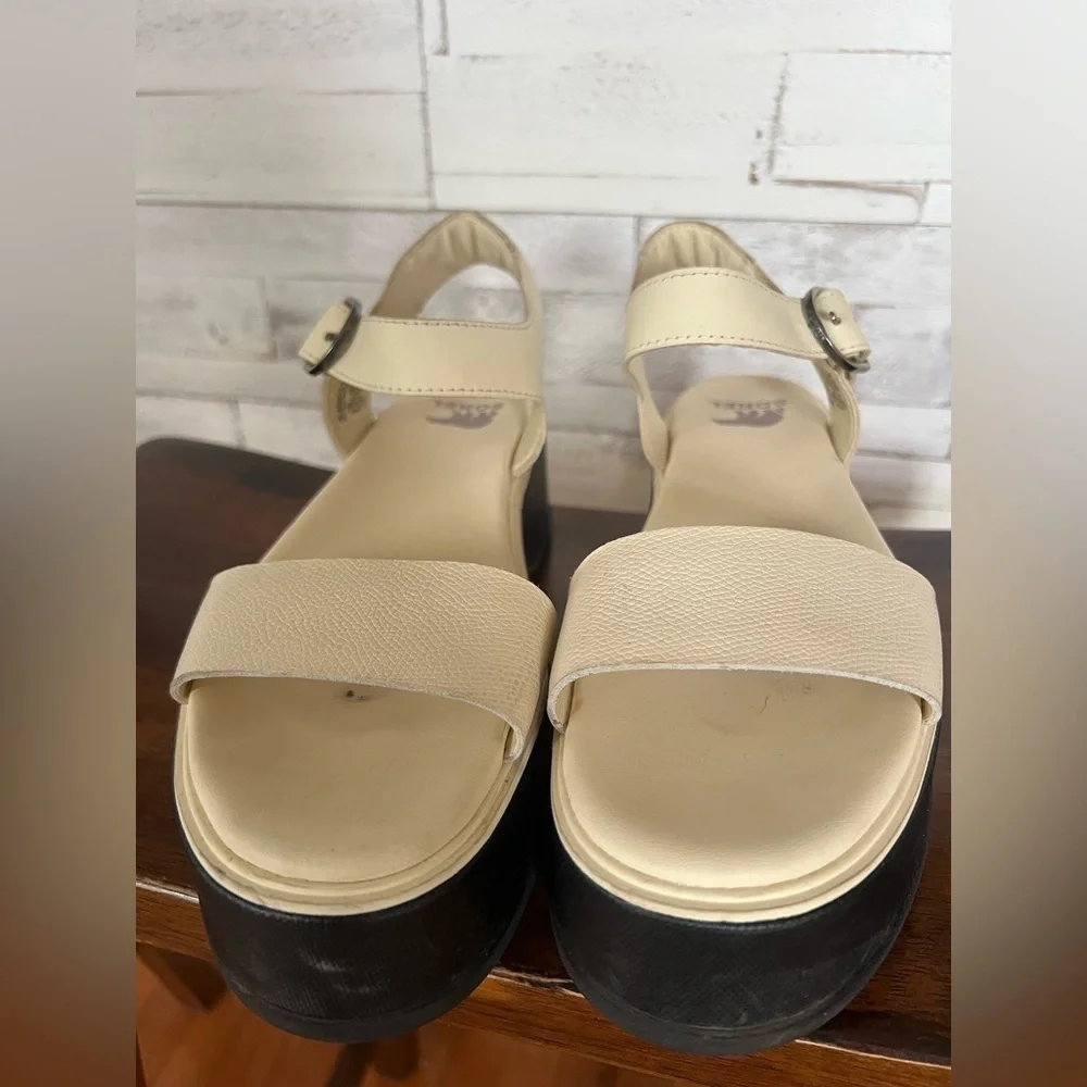 Sorel DAYSPRING Slide Women's Platform Sandal size 8.5